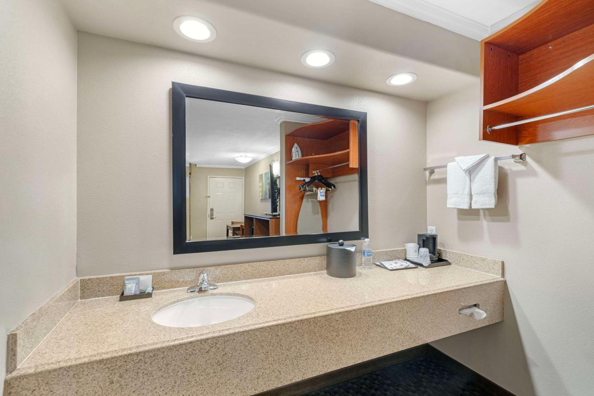 Best Western Oxnard Inn Exterior photo